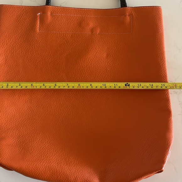 Orange leather shoulder bag - Picture 3 of 6